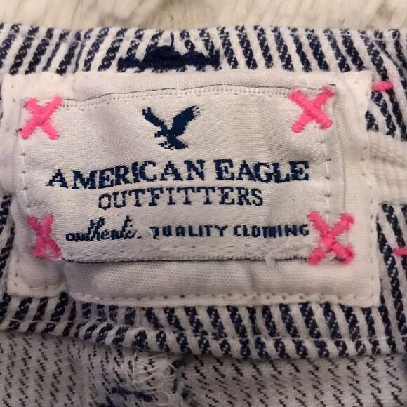 *Cute navy and white striped shorts - Picture 7 of 7